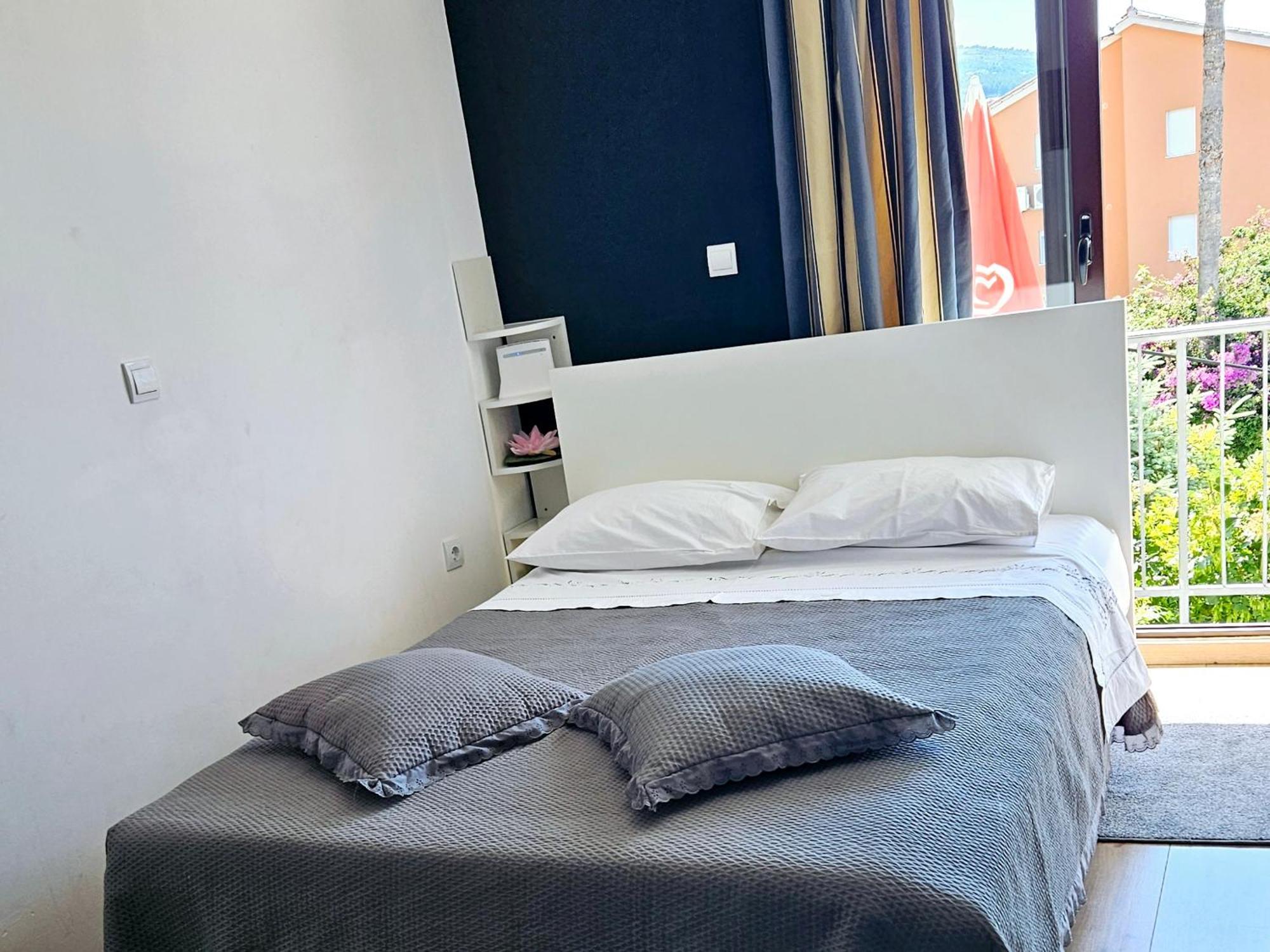 Apartments Casablanca Подстрана Экстерьер фото